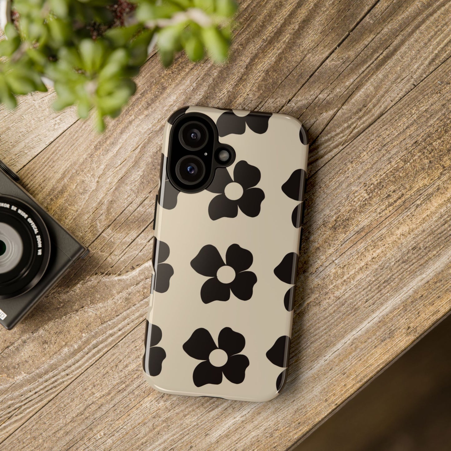 Stylish Floral Phone Case, Trendy Phone Cover, Cute Flower Design, Durable Protection, Gift for Flower Lovers, Everyday Accessory