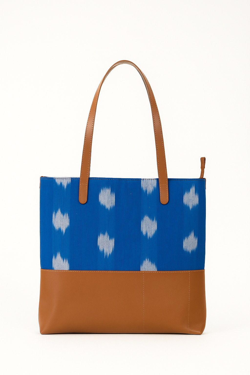 Blaue Ikat-Tragetaschen